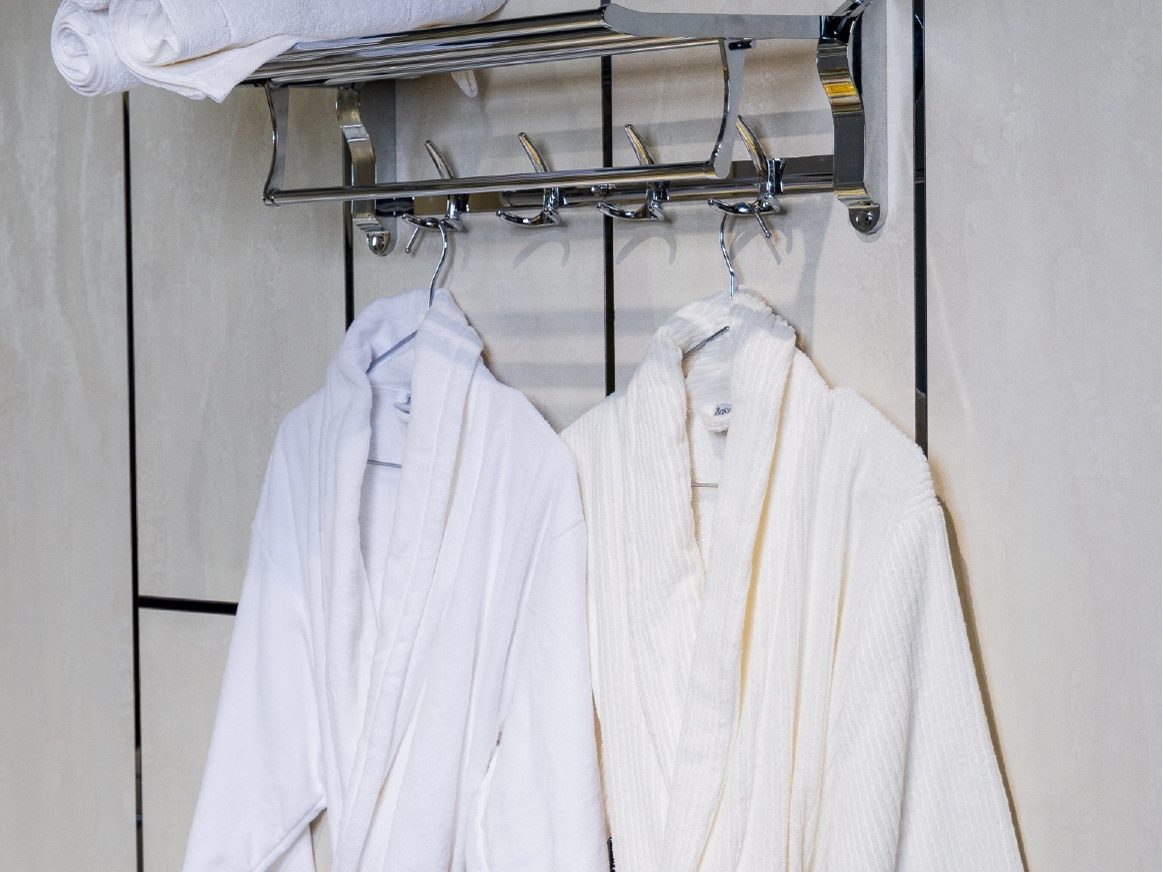 Bademantel 390 GSM — Hotel Collection